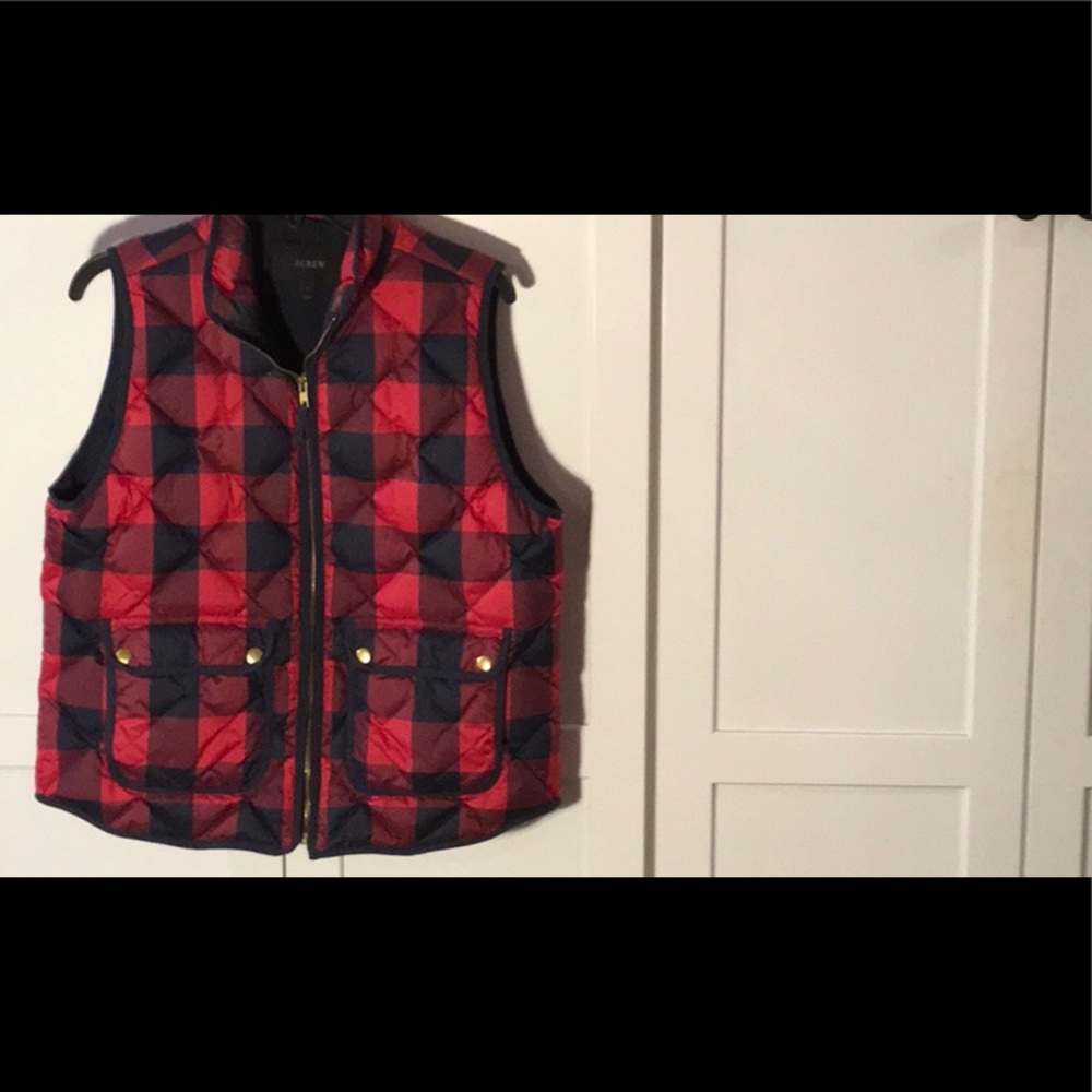 J CREW PUFFER VEST. SIZE LARGE. RED/BLACK CHECK